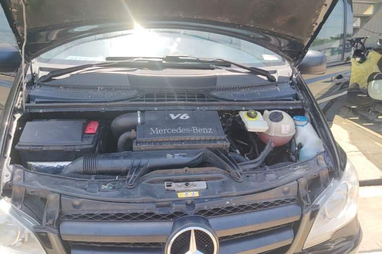 Used Mercedes-Benz Vito 2011 2.5L Elite Edition Engine Bay
