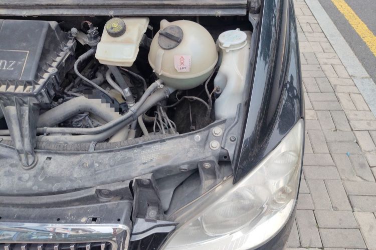 Used Mercedes-Benz Vito 2011 2.5L Elite Edition Engine Bay Left