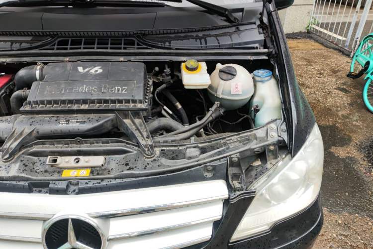 Used Mercedes-Benz Vito 2011 2.5L Elite Edition Engine Bay Left