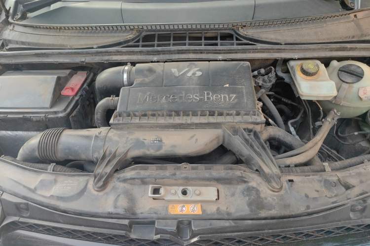 Used Mercedes-Benz Vito 2011 2.5L 7-seater executive version Engine Bay