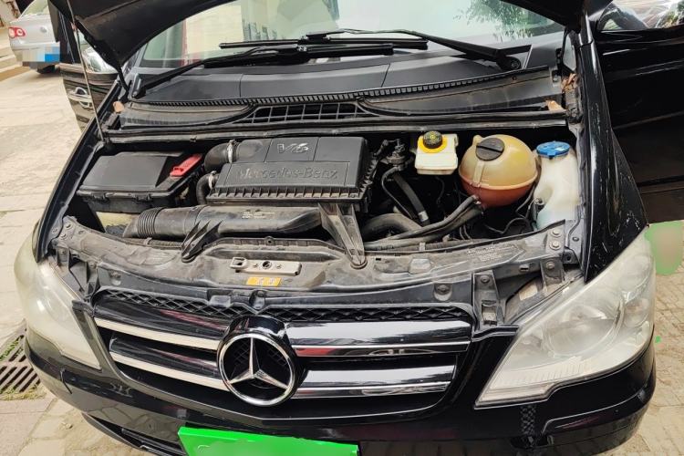 Used Mercedes-Benz Vito 2011 2.5L Elite Edition Engine Bay