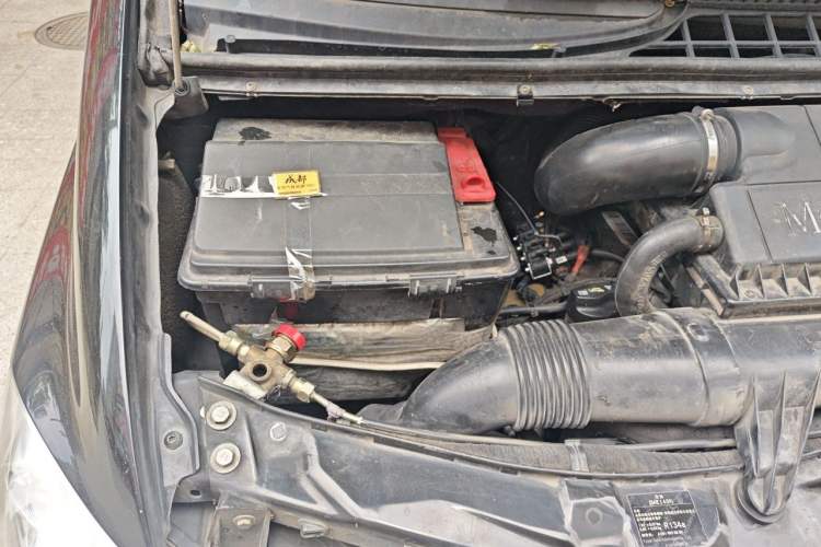 Used Mercedes-Benz Vito 2011 2.5L 7-seater executive version Engine Bay Right