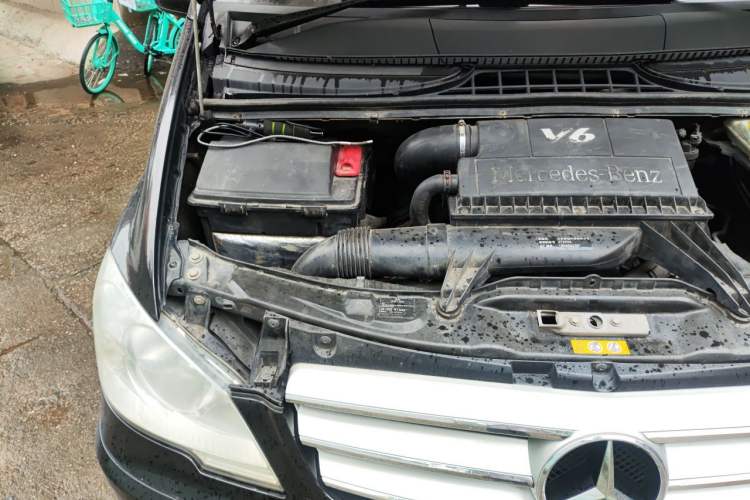 Used Mercedes-Benz Vito 2011 2.5L Elite Edition Engine Bay Right