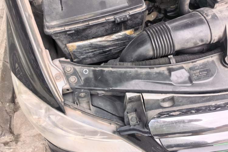 Used Mercedes-Benz Vito 2011 2.5L Elite Edition Engine Bay Right
