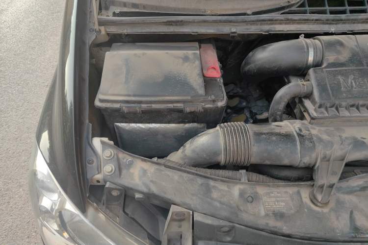 Used Mercedes-Benz Vito 2011 2.5L 7-seater executive version Engine Bay Right