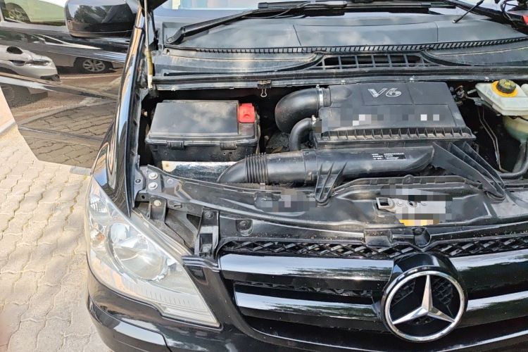 Used Mercedes-Benz Vito 2011 2.5L 7-seater executive version Engine Bay Right