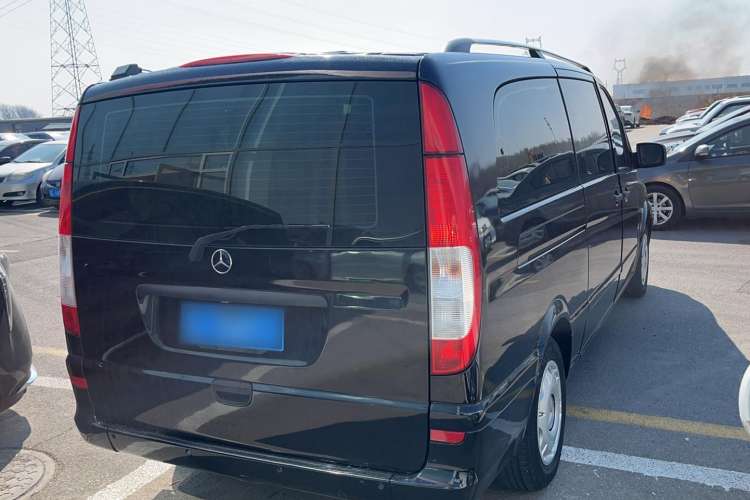 Used Mercedes-Benz Vito 2011 2.5L 7-seater executive version Exterior 3