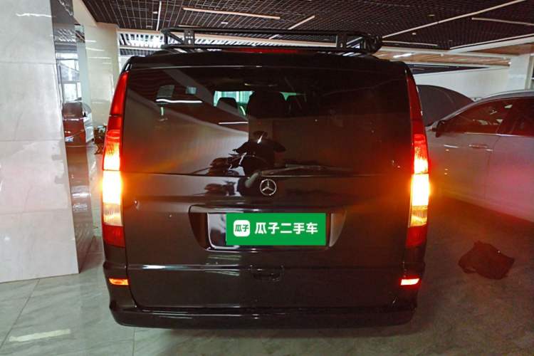 Used Mercedes-Benz Vito 2011 2.5L 7-seater executive version Exterior 4