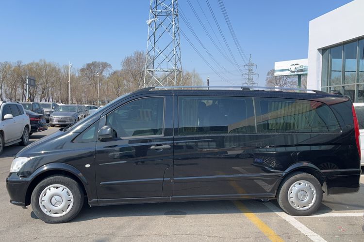 Used Mercedes-Benz Vito 2011 2.5L 7-seater executive version Exterior 5