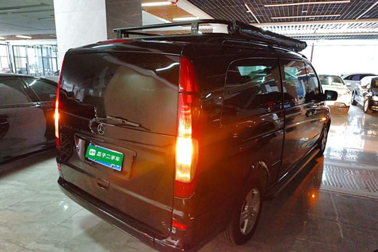 Used Mercedes-Benz Vito 2011 2.5L 7-seater executive version Exterior 5
