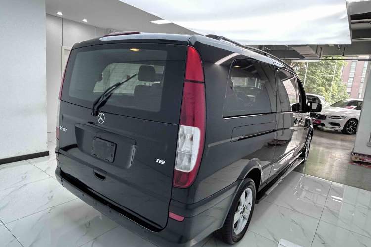 Used Mercedes-Benz Vito 2011 2.5L 7-seater executive version Exterior 6