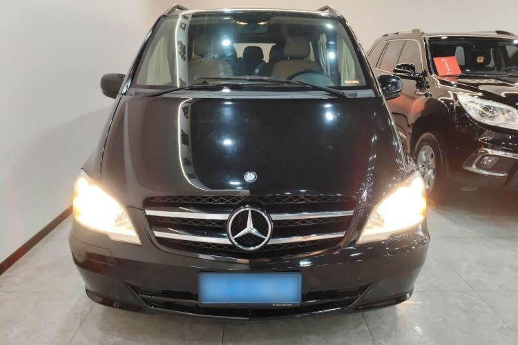 Used Mercedes-Benz Vito 2011 2.5L 7-seater executive version Front
