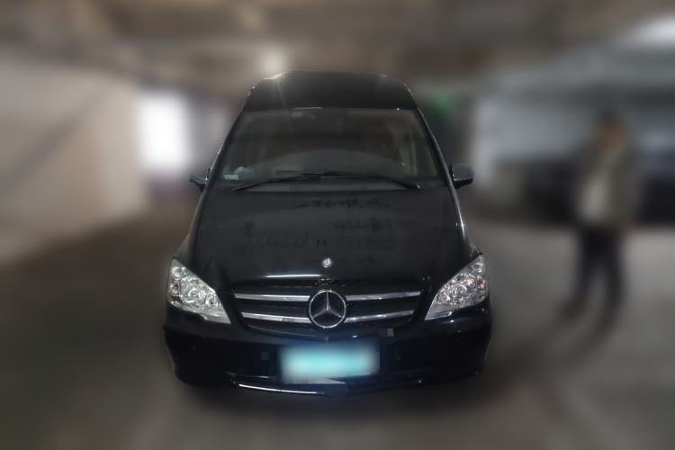 Used Mercedes-Benz Vito 2011 2.5L 7-seater executive version Front