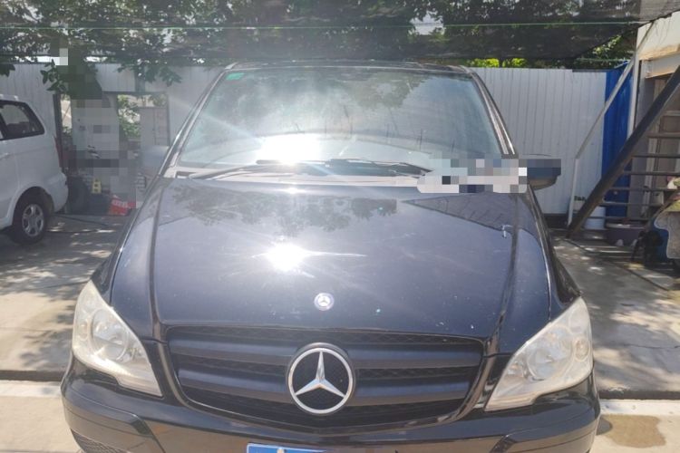 Used Mercedes-Benz Vito 2011 2.5L Elite Edition Front