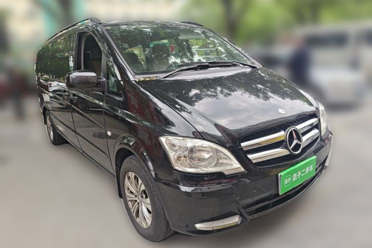 Used Mercedes-Benz Vito 2011 2.5L 7-seater executive version Front Right 45 Deg