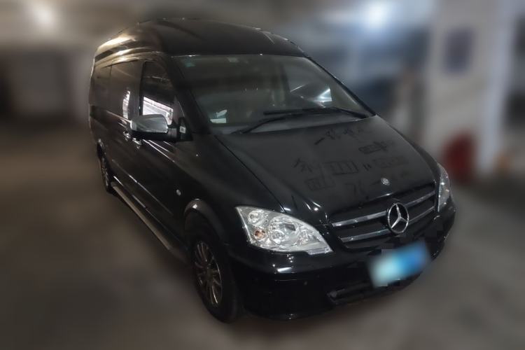 Used Mercedes-Benz Vito 2011 2.5L 7-seater executive version Front Right 45 Deg