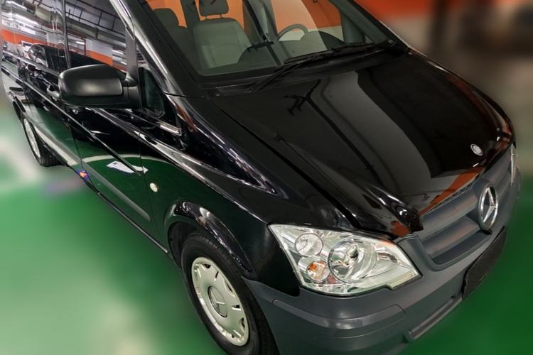 Used Mercedes-Benz Vito 2011 2.5L Elite Edition Front Right 45 Deg