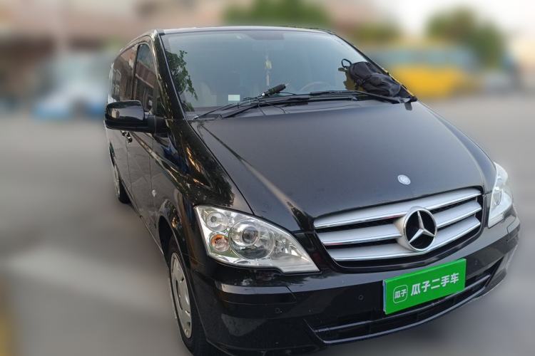 Used Mercedes-Benz Vito 2011 2.5L 7-seater executive version Front Right 45 Deg
