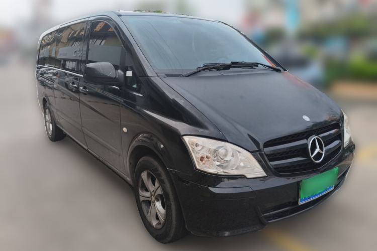 Used Mercedes-Benz Vito 2011 2.5L 7-seater executive version Front Right 45 Deg