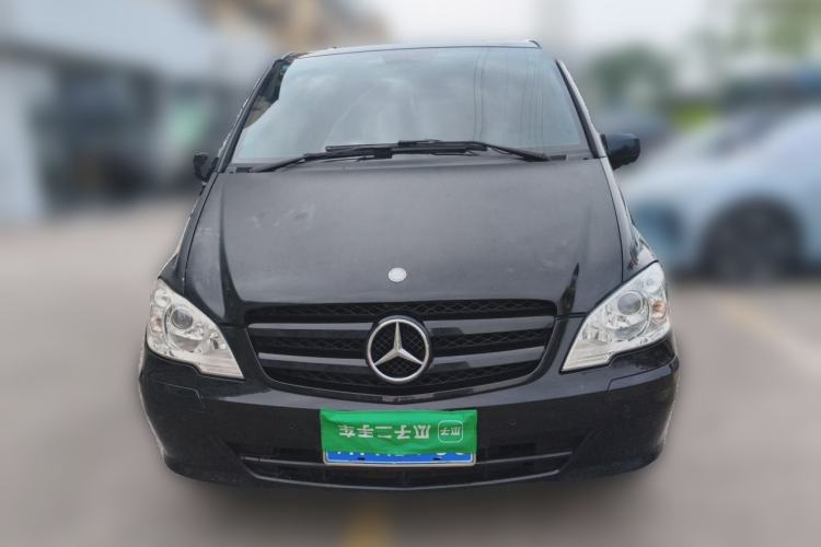 Used Mercedes-Benz Vito 2011 2.5L 7-seater executive version Front