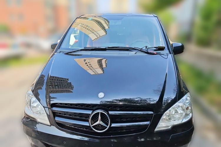Used Mercedes-Benz Vito 2011 2.5L 7-seater executive version Front