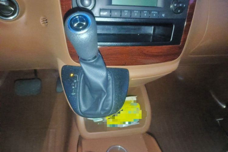 Used Mercedes-Benz Vito 2011 2.5L 7-seater executive version Gear Lever