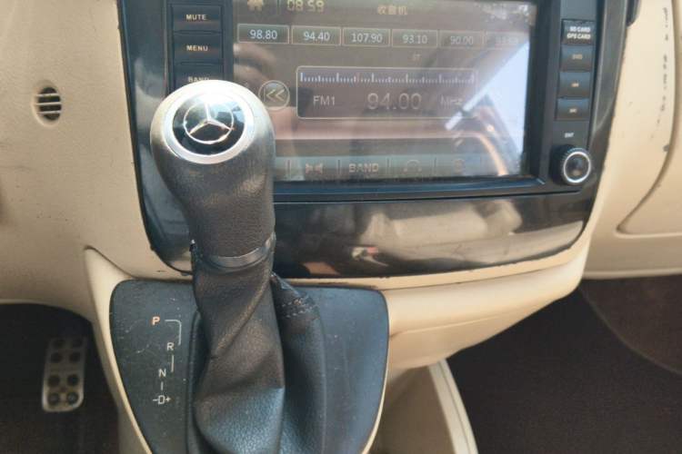 Used Mercedes-Benz Vito 2011 2.5L Business Edition Gear Lever