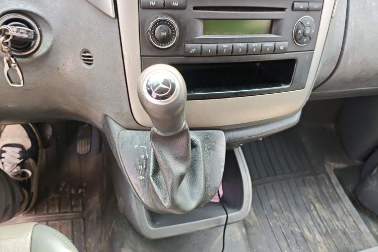 Used Mercedes-Benz Vito  Gear Lever