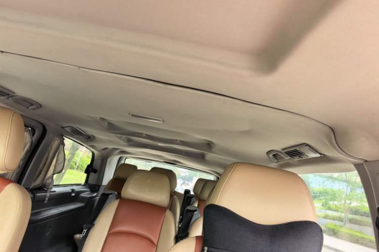 Used Mercedes-Benz Vito 2011 2.5L Elite Edition Headliner