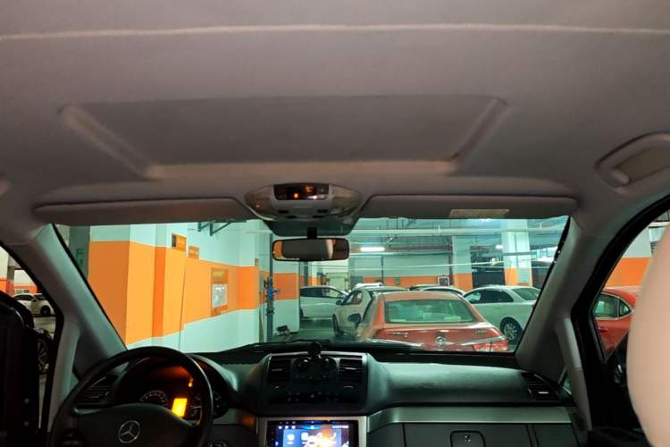 Used Mercedes-Benz Vito 2011 2.5L Elite Edition Headliner