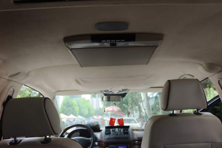 Used Mercedes-Benz Vito 2011 2.5L 7-seater executive version Headliner