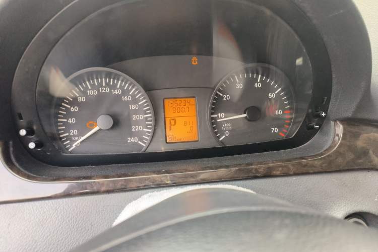 Used Mercedes-Benz Vito 2011 2.5L Elite Edition Instrument Cluster