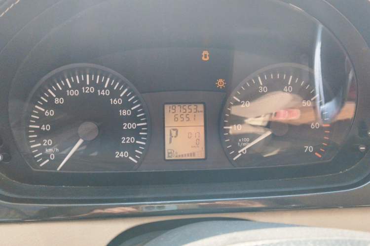 Used Mercedes-Benz Vito 2011 2.5L Business Edition Instrument Cluster