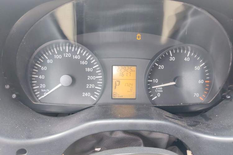 Used Mercedes-Benz Vito 2011 2.5L Elite Edition Instrument Cluster