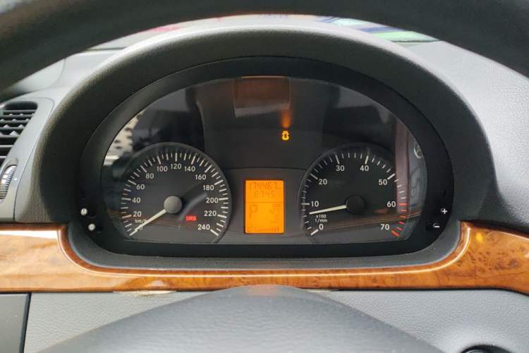 Used Mercedes-Benz Vito 2011 2.5L Elite Edition Instrument Cluster