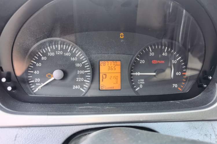 Used Mercedes-Benz Vito 2011 2.5L Elite Edition Instrument Cluster