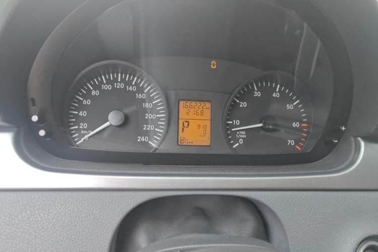 Used Mercedes-Benz Vito 2011 2.5L Elite Edition Instrument Cluster