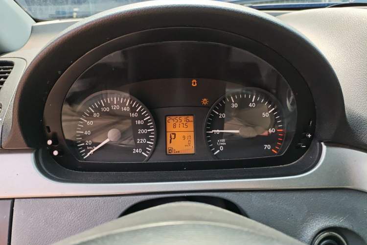 Used Mercedes-Benz Vito  Instrument Cluster