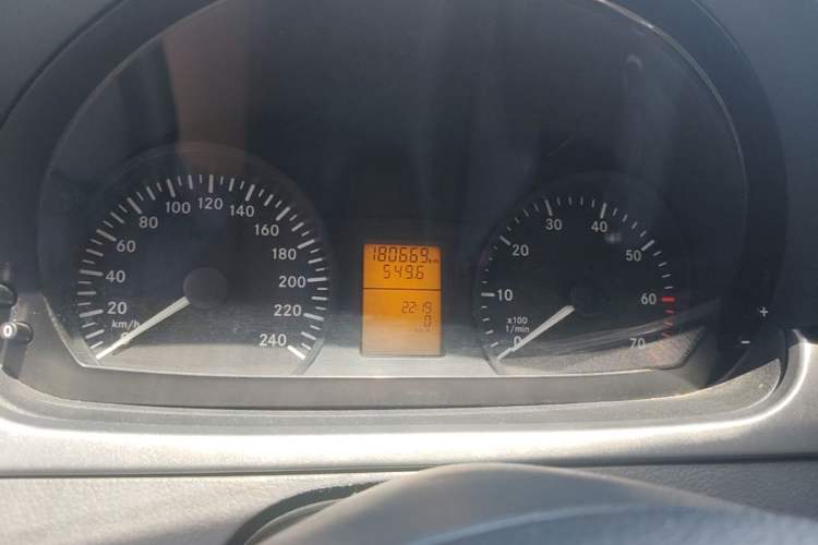 Used Mercedes-Benz Vito 2011 2.5L Elite Edition Instrument Cluster