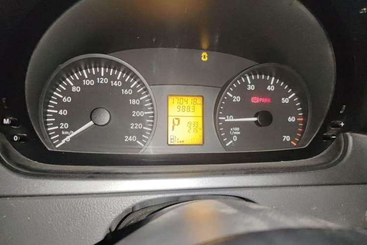 Used Mercedes-Benz Vito 2011 2.5L 7-seater executive version Instrument Cluster