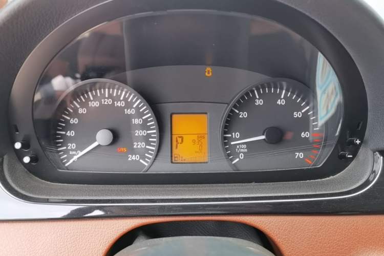 Used Mercedes-Benz Vito 2011 2.5L Elite Edition Instrument Cluster