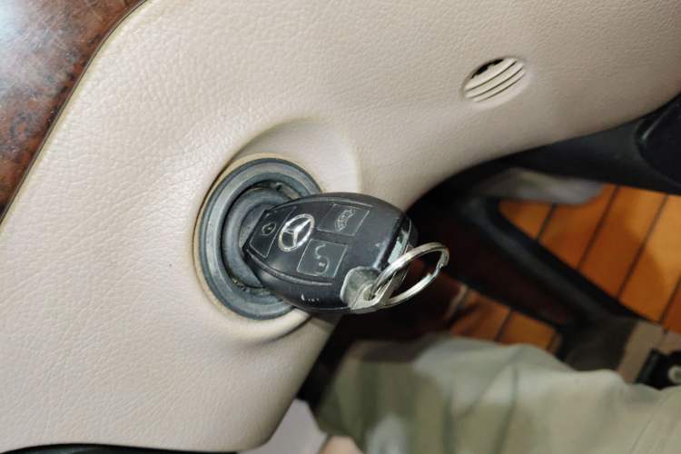 Used Mercedes-Benz Vito 2011 2.5L 7-seater executive version Interior 1