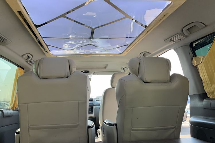 Used Mercedes-Benz Vito 2011 2.5L 7-seater executive version Interior 4