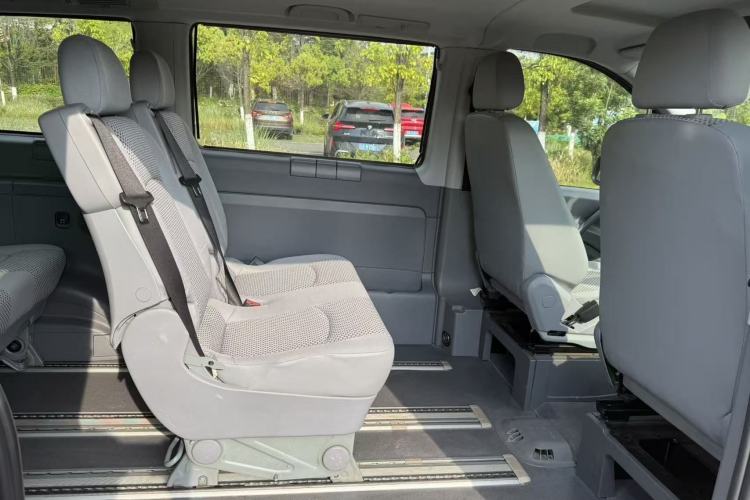 Used Mercedes-Benz Vito 2011 2.5L 7-seater executive version Interior 5