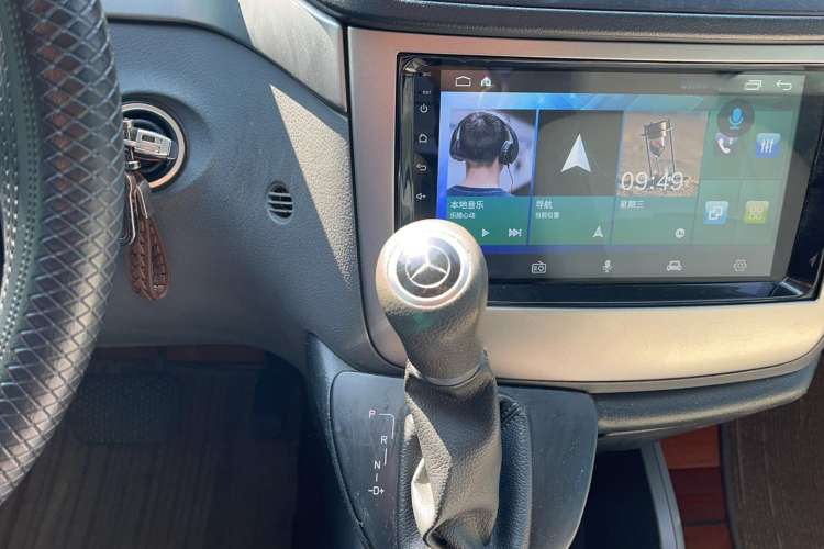 Used Mercedes-Benz Vito 2011 2.5L 7-seater executive version Interior 7