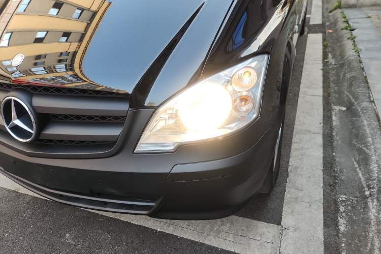 Used Mercedes-Benz Vito 2011 2.5L 7-seater executive version Left Front Headlight