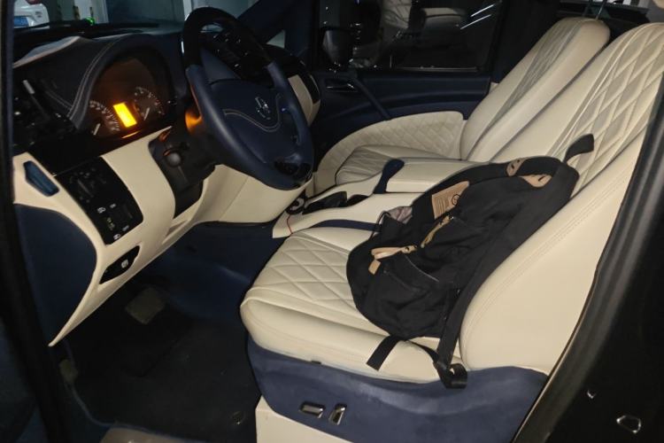 Used Mercedes-Benz Vito 2011 2.5L 7-seater executive version Left Front Seat