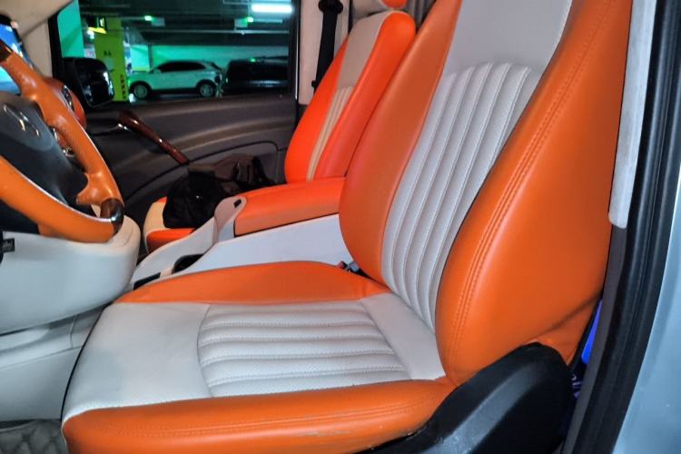 Used Mercedes-Benz Vito 2011 2.5L Elite Edition Left Front Seat
