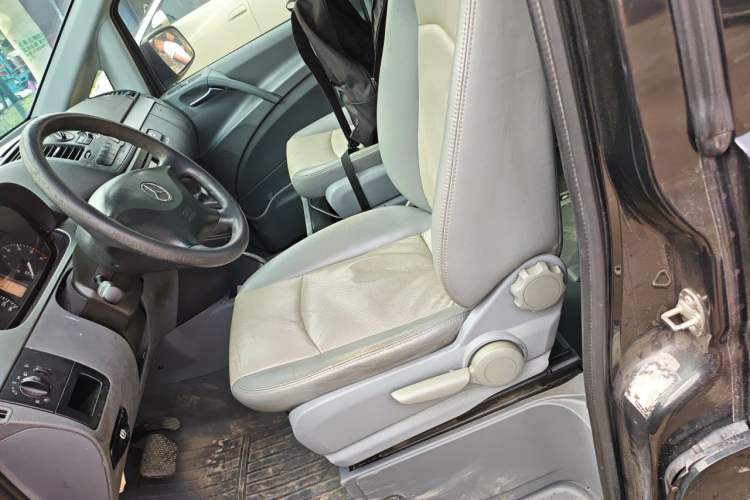 Used Mercedes-Benz Vito  Left Front Seat