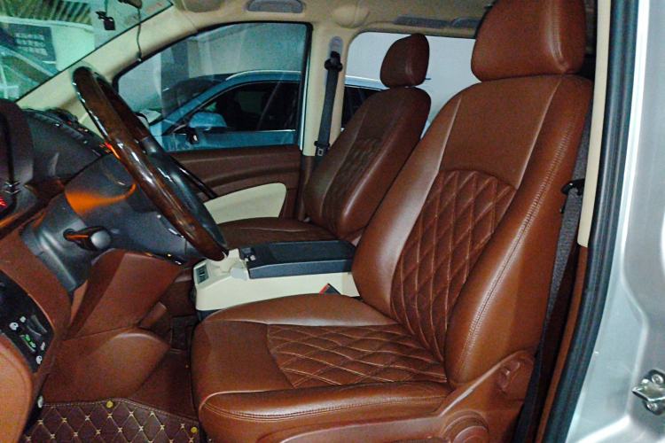 Used Mercedes-Benz Vito 2011 2.5L 7-seater executive version Left Front Seat